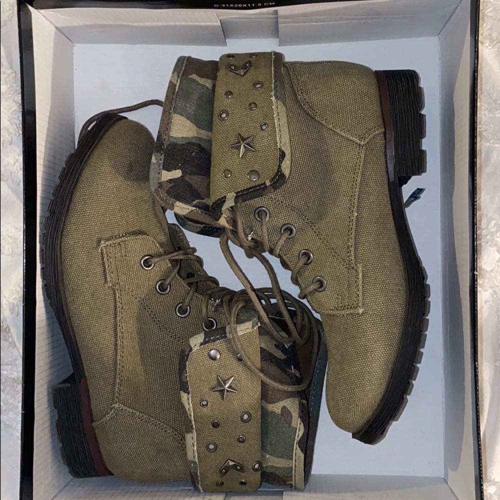 Army fatigue booties